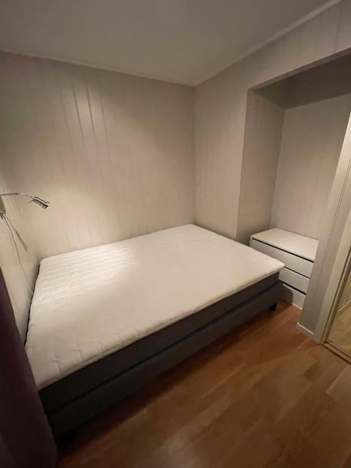 Skjomtind - Modern Apartment With Free Parking ナルヴィク エクステリア 写真