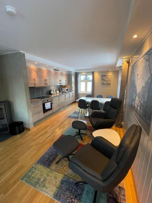 Skjomtind - Modern Apartment With Free Parking ナルヴィク エクステリア 写真